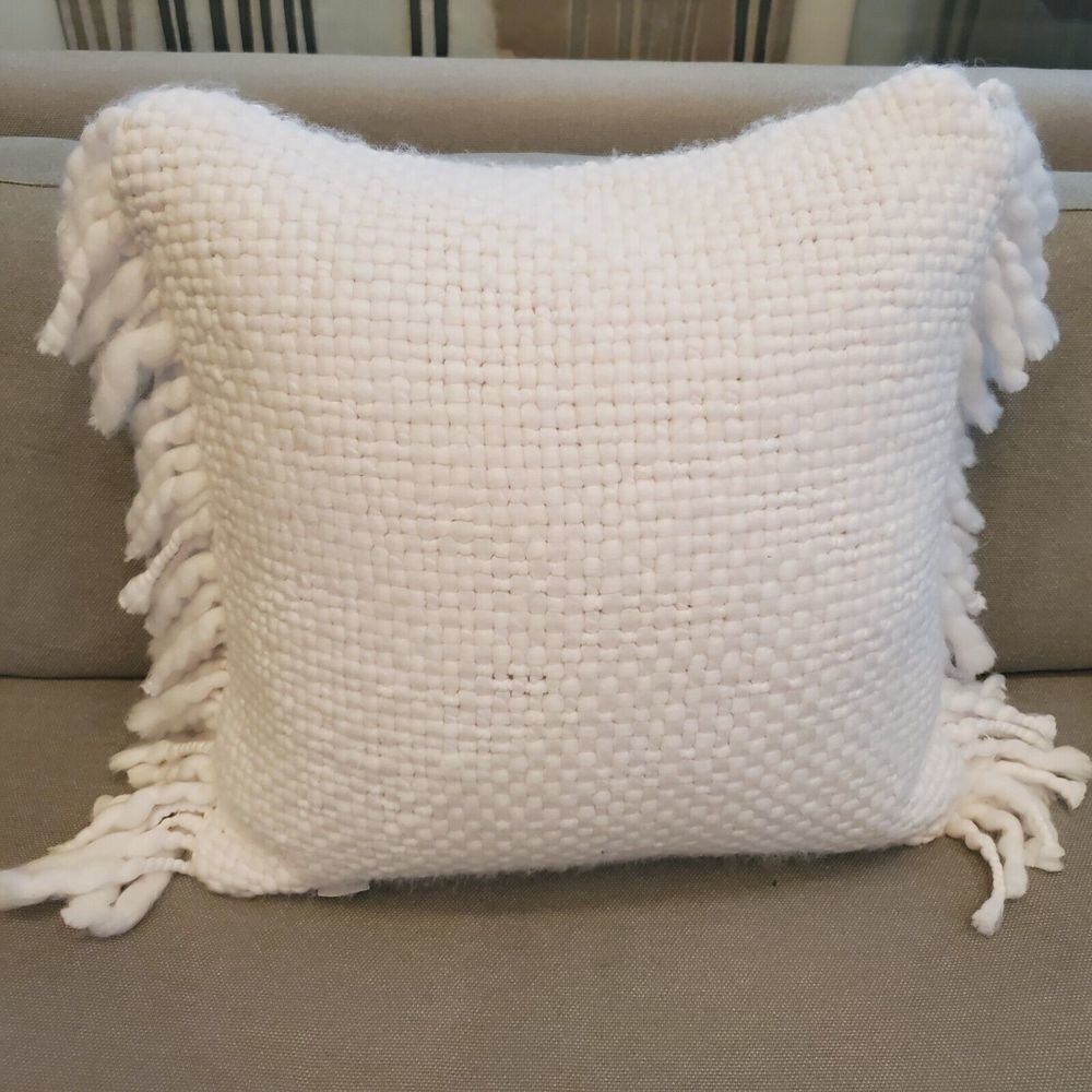 Rachel Parcell chunky knit yarn pillow Soft White 20" + Fringe Zip off sham